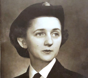 Young Frances Parr in uniform