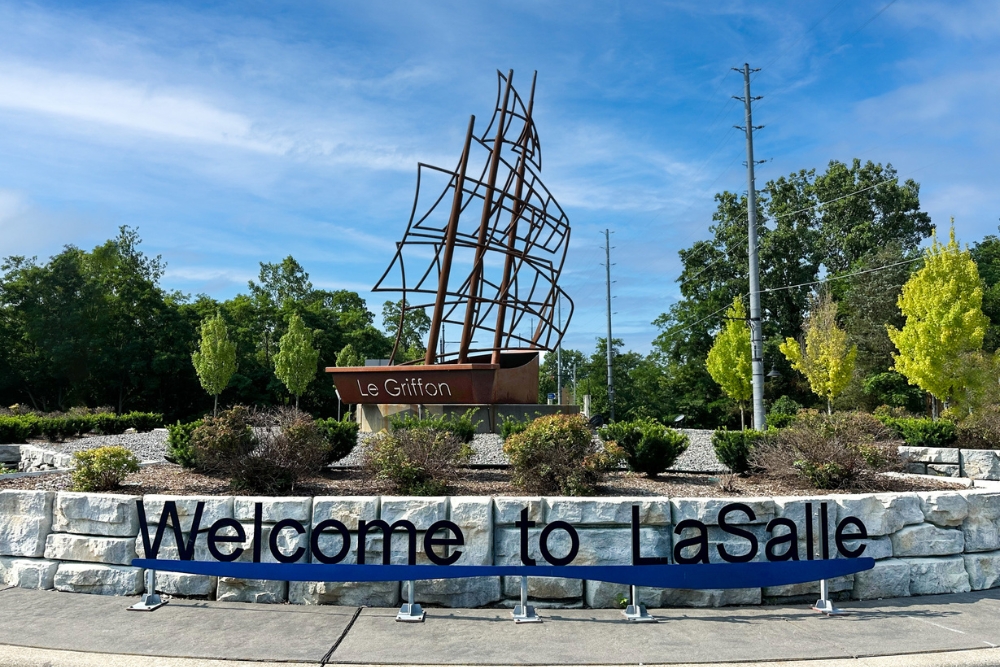 Le Griffon at LaSalle round-a-bout on Malden Rd